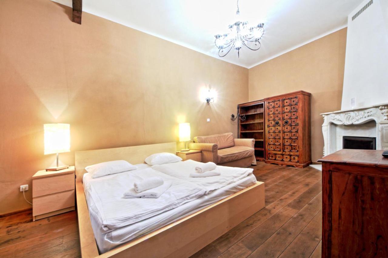 Rose Antique Apartment Prague Exterior photo