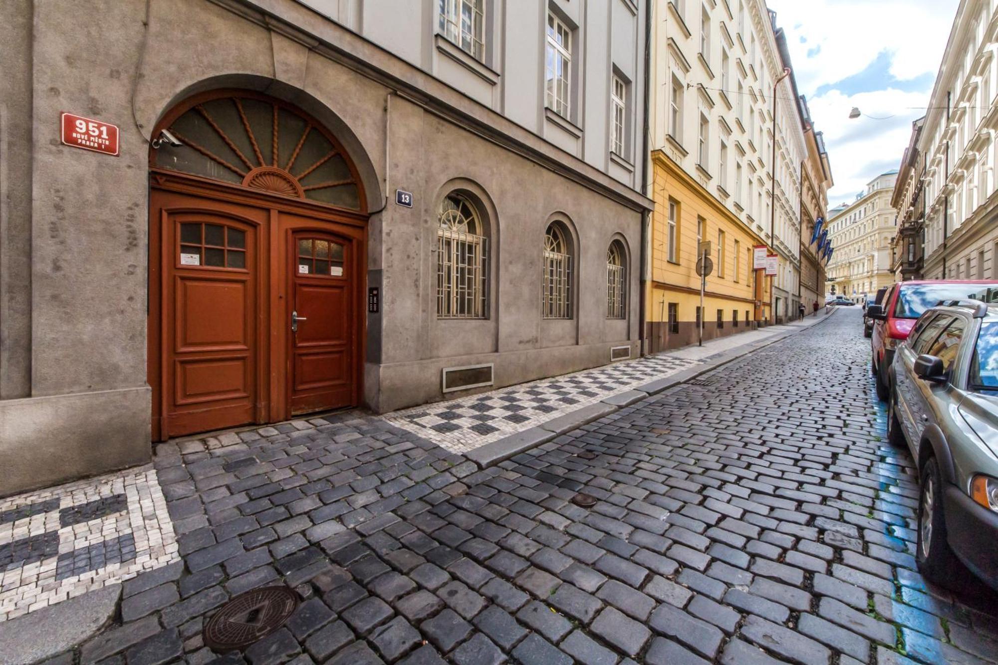 Rose Antique Apartment Prague Exterior photo